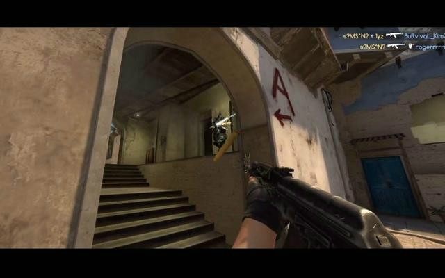 上单选手假装职业选手？1 Jiang Anbesa 错过了很多大招 + 致命地给了 Oh My God 赢得第一场比赛的机会