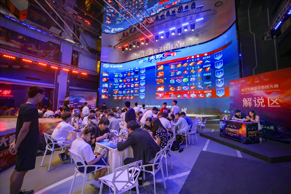 EDward Gaming 晋级2025年曼谷大师赛季后赛